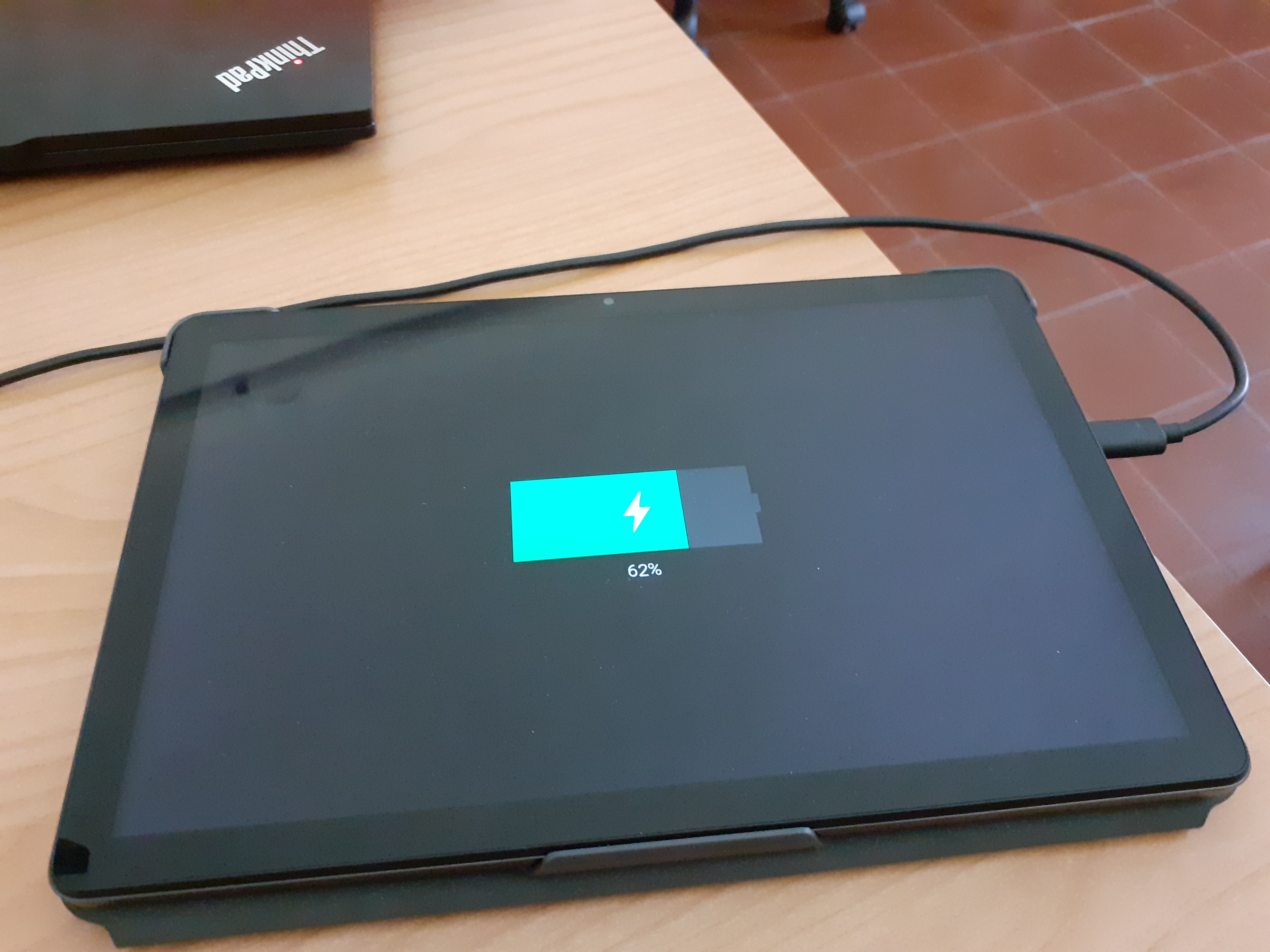 Tablet in ricarica batteria